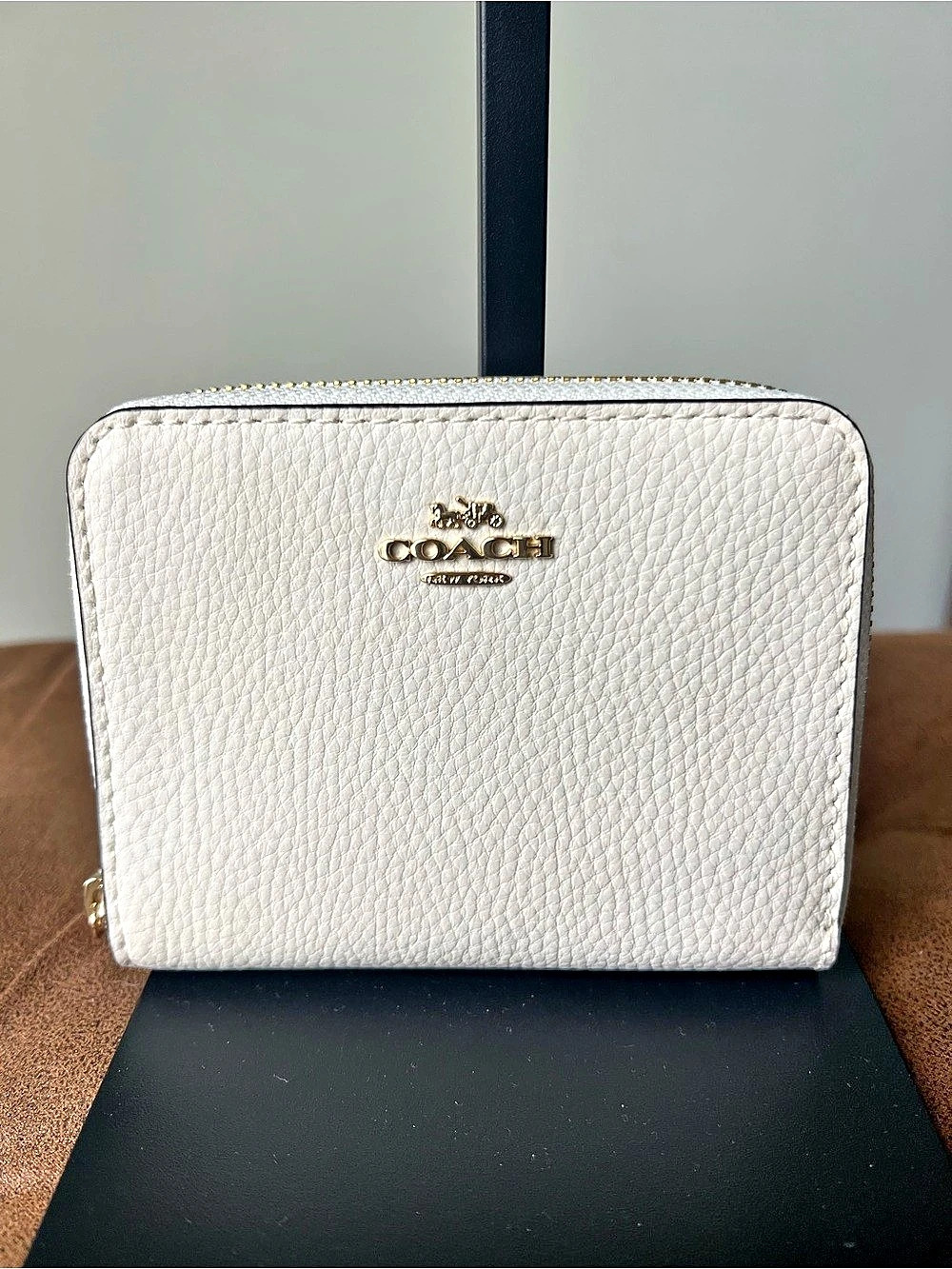 Coach style 24808 Small Zip Around Wallet Leather Chalk NWT